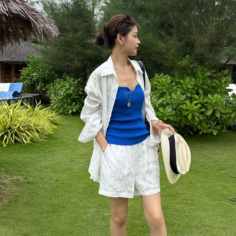 8228 Simple Spring/Summer Striped Lightweight Long Sleeve Shirt, Loose Fit, Slimming, Casual Versatile Sun Protection Shirt 8228 Simple Spring/Summer Striped Lightweight Long Sleeve Shirt, Loose Fit, Slimming, Casual Versatile Sun Protection Shirt