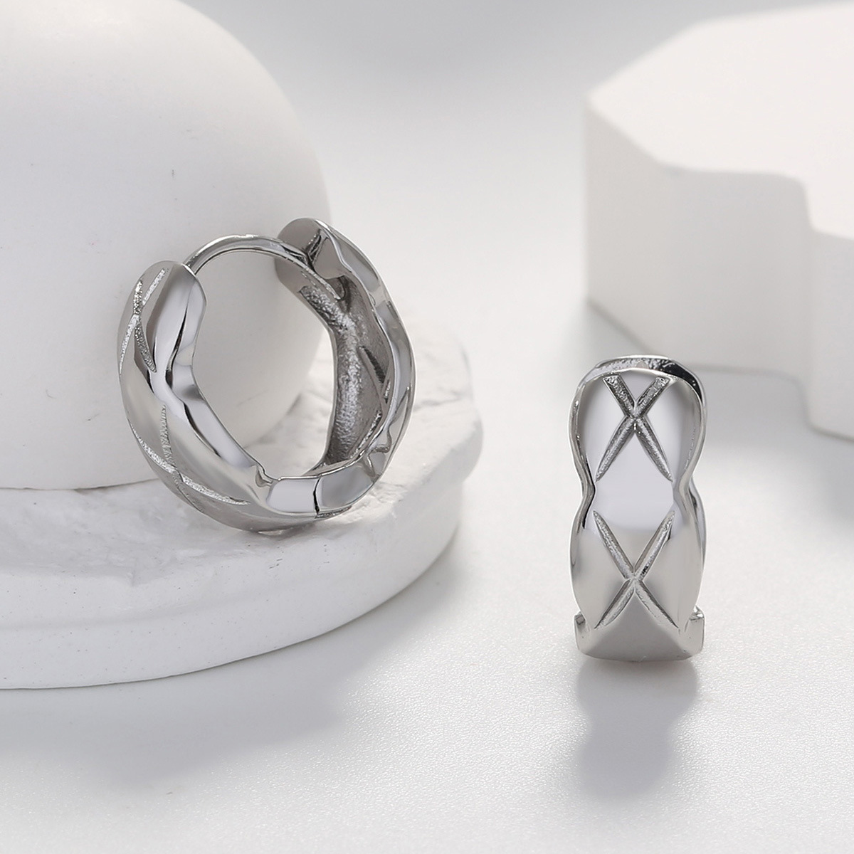 Eksplosive øredobber, fasjonable diamantrutelinjer, teksturerte spenner, trendy personlige øredobber for menn og kvinner_voghion.com