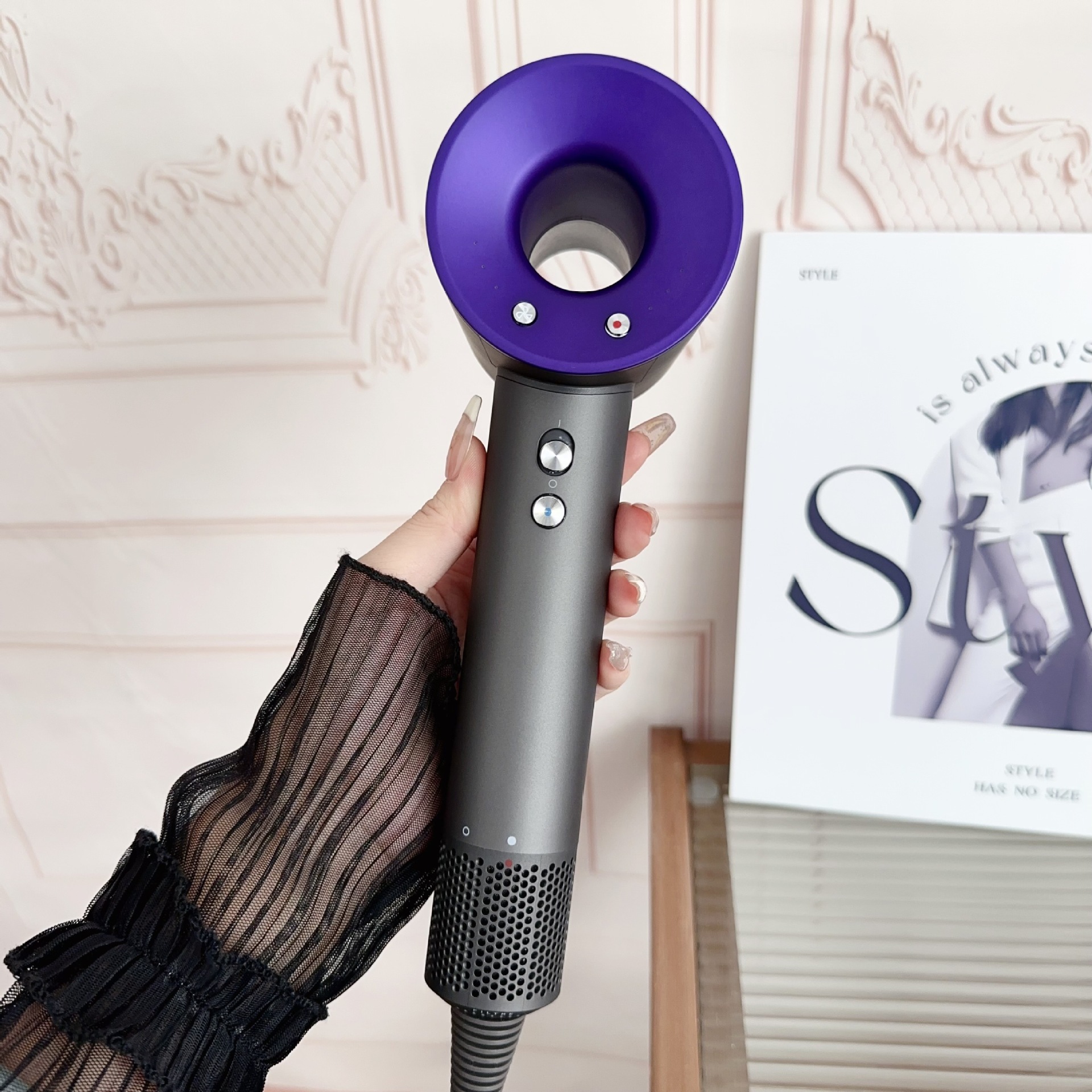 Secador de pelo de alta velocidad Huaqiangbei caja de cuero exclusiva de alta gama secador de pelo de iones negativos no daña la fábrica de secador de pelo al por mayor image 9
