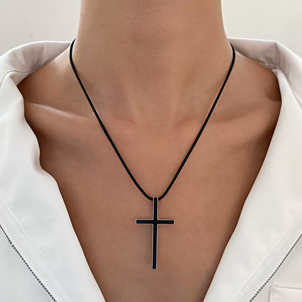 欧美跨境复古十字架男女项链简约皮绳链条滴油黑色钢边经典吊坠