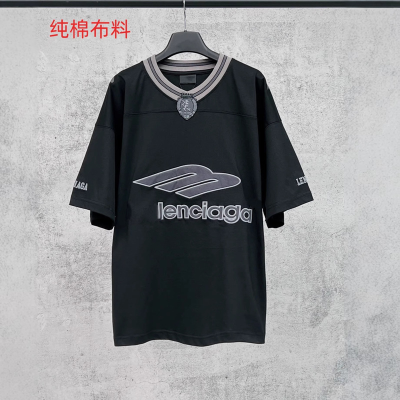 High-End Version Paris 2026 New B-Brand Man Series 3B Silhouette V-Neck Embroidered Print Unisex Short-Sleeve T-Shirt High-End Version Paris 2026 New B-Brand Man Series 3B Silhouette V-Neck Embroidered Print Unisex Short-Sleeve T-Shirt