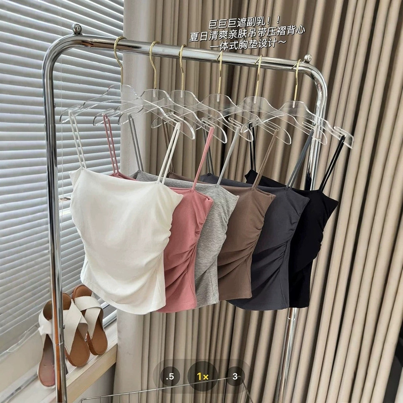 Sweet and sexy girl's ruched off-shoulder camisole with thin straps, beautiful back, built-in chest pads, slim fit, and figure-flattering base top Sweet and sexy girl's ruched off-shoulder camisole with thin straps, beautiful back, built-in chest pads, slim fit, and figure-flattering base top