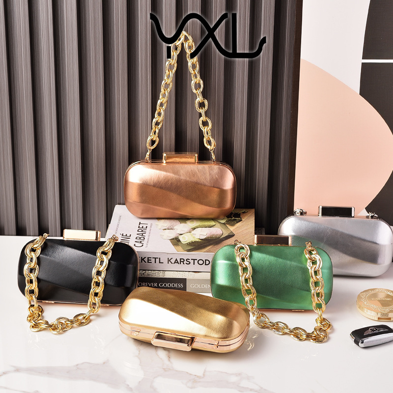 Nuevo metal transfronterizo textura bolsa de cena plateada brillante cuero bolsa de fiesta cadena bolsa de vestido bolsa de novia bolsa de noche