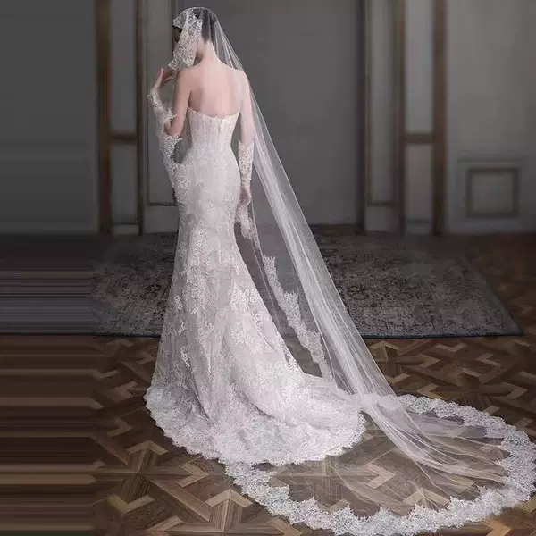 White Long Lace Veil with Hair Comb, Bridal Wedding Trailing Veil, Light Luxury Vintage Style