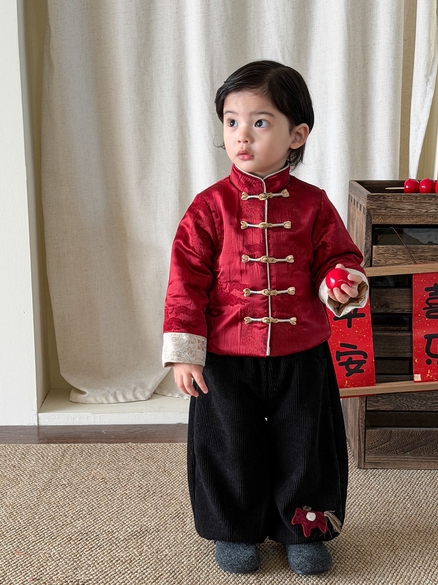 Ropa de niños de azúcar de pera ropa de algodón de niño ropa de invierno engrosada nueva chaqueta de estilo chino para niños ropa de algodón de bebé ropa de regalo de Año Nuevo
