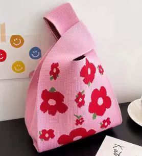 **Trendy Straw Shoulder Bag by 棉立坊 - Perfect for Fashion-Forward Internet Celebrities!**