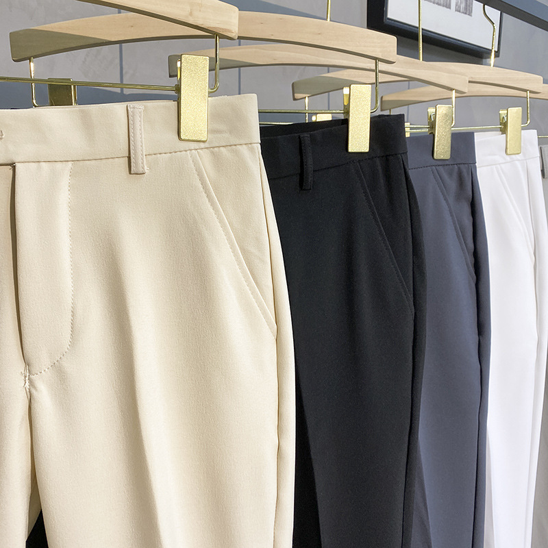 Pantalones de traje pequeño drapeado de primavera y verano para hombres Pantalones rectos delgados pantalones de traje recortados de moda para todo el partido más el tamaño pantalones casuales calientes
