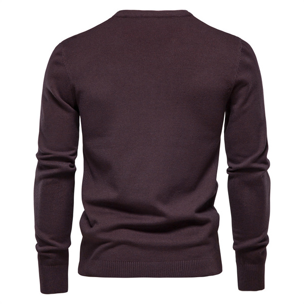 demi-season knitted sweater with a round collar for leisure