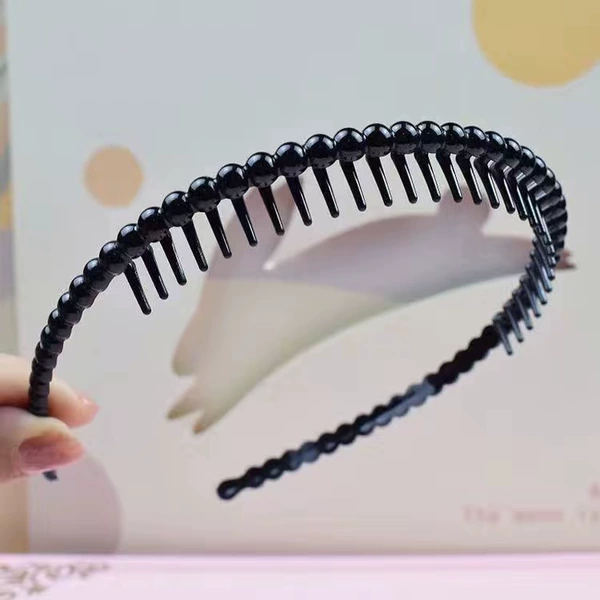 Scalloped headband