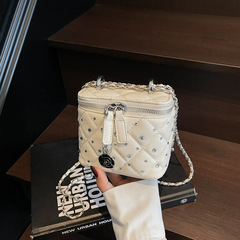 大衆のデザインの箱は韓国版の刺繍の菱の格のシングル肩の斜めのショルダーバッグの高級感のチェーンのミニの小さい方を包んで卸売りを包みます。
