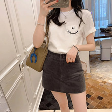 南油短袖t恤女夏季新款宽松小众设计感正版欧货笑脸口袋刺绣上衣
