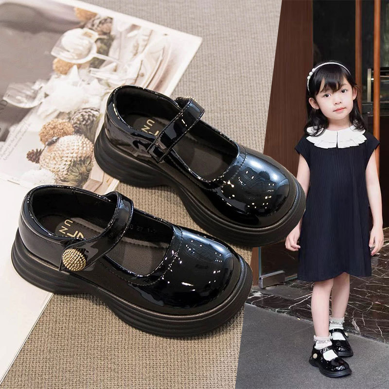 Zapatos de cuero negro de niñas 2026 primavera y otoño nuevos zapatos de princesa de moda para niños estudiantes zapatos de espectáculo de estilo inglés
