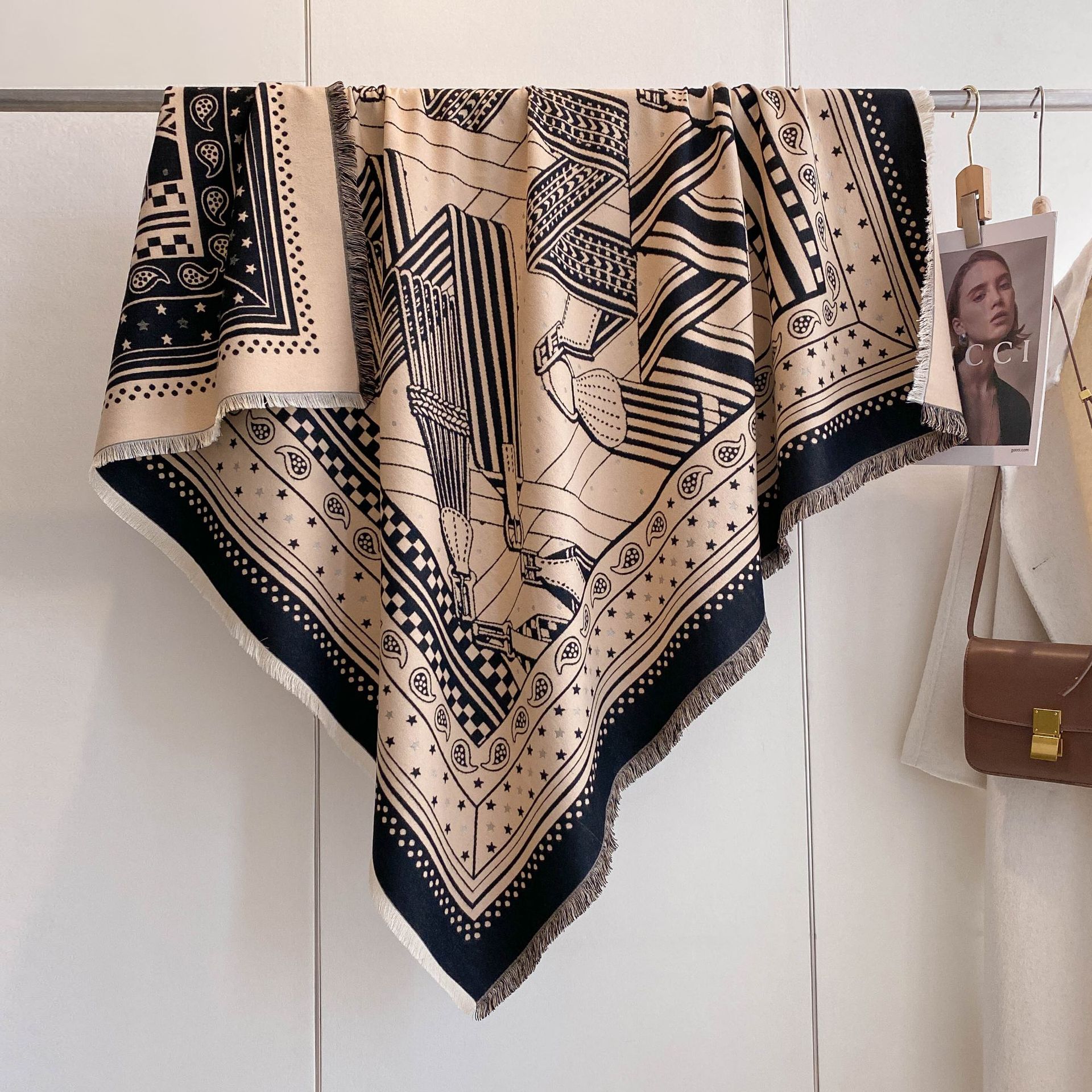 Nueva bufandas de anacaju retro línea de geometría de empalme chal damas 2024 otoño y invierno imitación de cachemira toalla caliente