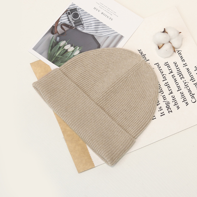 Estilo coreano de moda todo fósforo de color sólido sombrero de punto de una sola capa cómodo sombrero de lana suave y rizado otoño e invierno hombres y mujeres mismo cálido