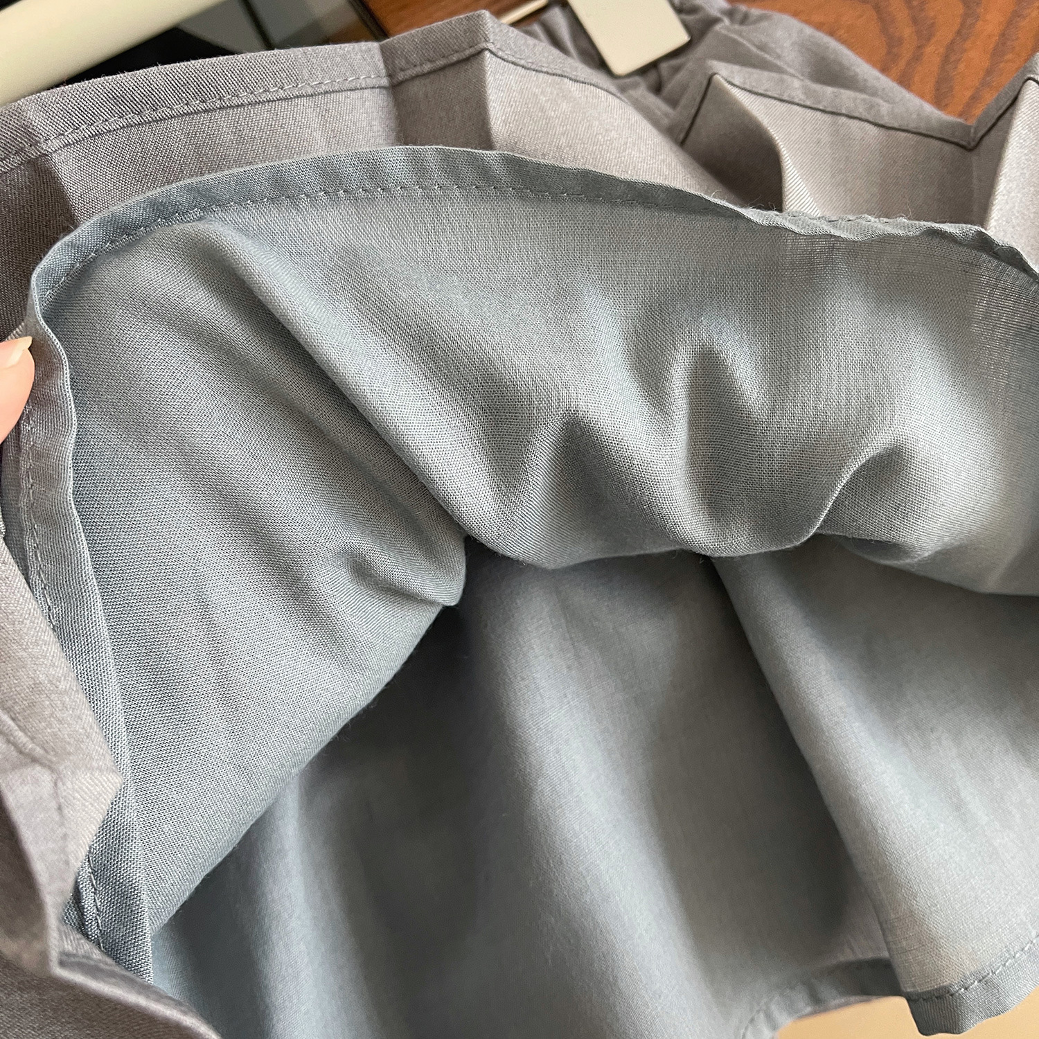 Felpa con cappuccio a maniche lunghe per ragazze coreane, nuova primavera 2024, con gonna corta plissettata, versatile set da due pezzi 24011_voghion.com