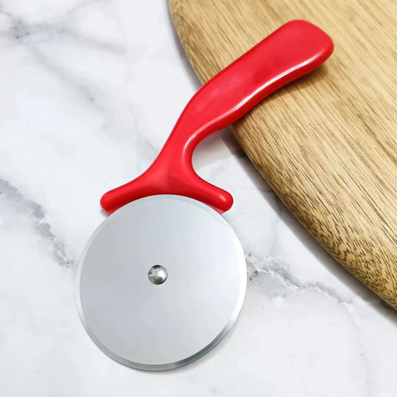 不锈钢披萨切 塑料柄介柄器 烘焙滚轮刀切饼器手持滚动披萨刀现货