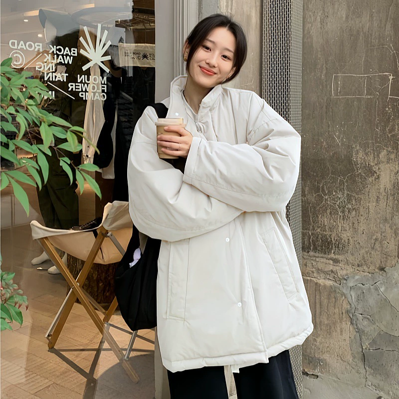 Женский пуховик в корейском стиле, модная свободная версия, новый стиль зимы 2025 года, популярный стиль для маленьких людей, популярная стильная рабочая одежда