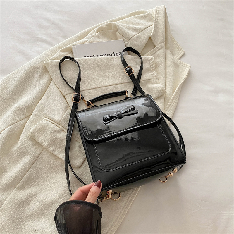 Bolsas rojas de gran capacidad de nicho coreano de mujeres 2024 nueva moda bolsas de hombro de estudiantes de moda bolsa de viaje versátil