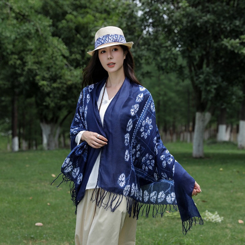 Primavera y verano nuevo artístico retro todo fósforo azul teñido bufanda algodón y lino sensación bufanda Yunnan viaje protector solar chal para mujeres