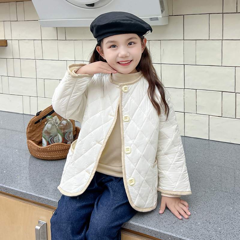 子供服の新型の女の子の洋気の厚いコートの子供の洋気の冬服の赤ちゃんの韓国版の保温する綿入れの上着|undefined