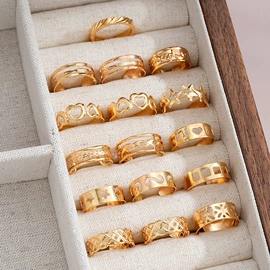 项链;耳环;戒指