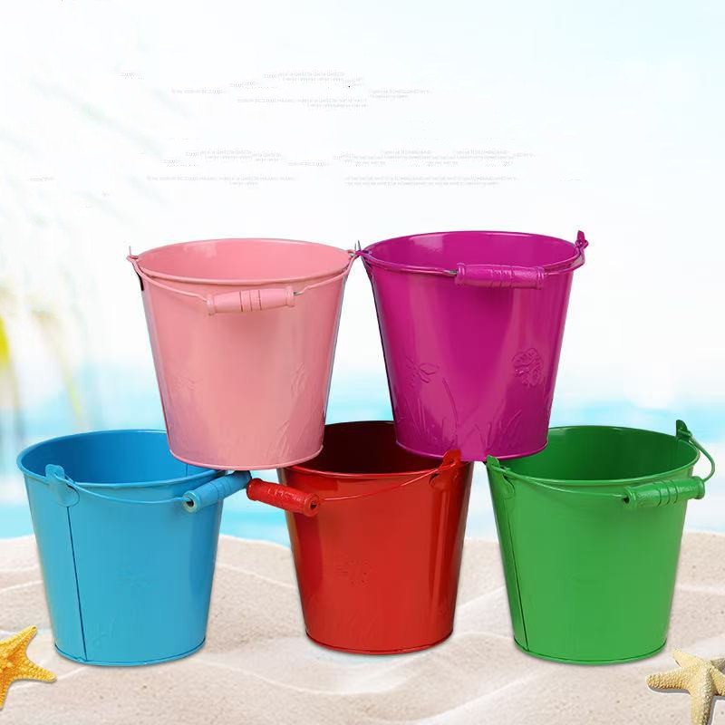 Juguetes de playa para niños barril de hierro jugar arena excavación herramientas de barril de hierro jardinería color caramelo barril al por mayor