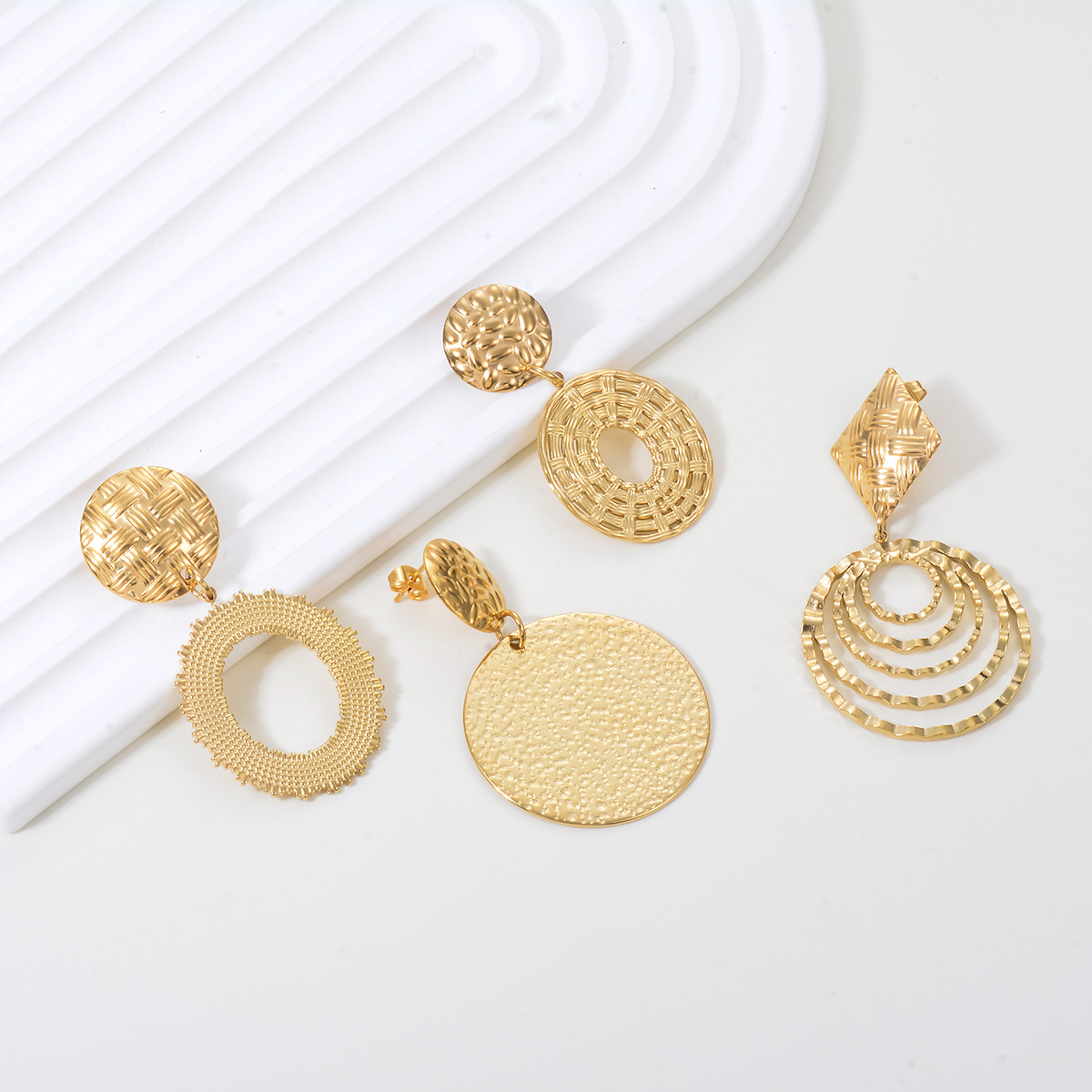 1 Pair Retro Round Plating Stainless Steel Drop Earrings display picture 8