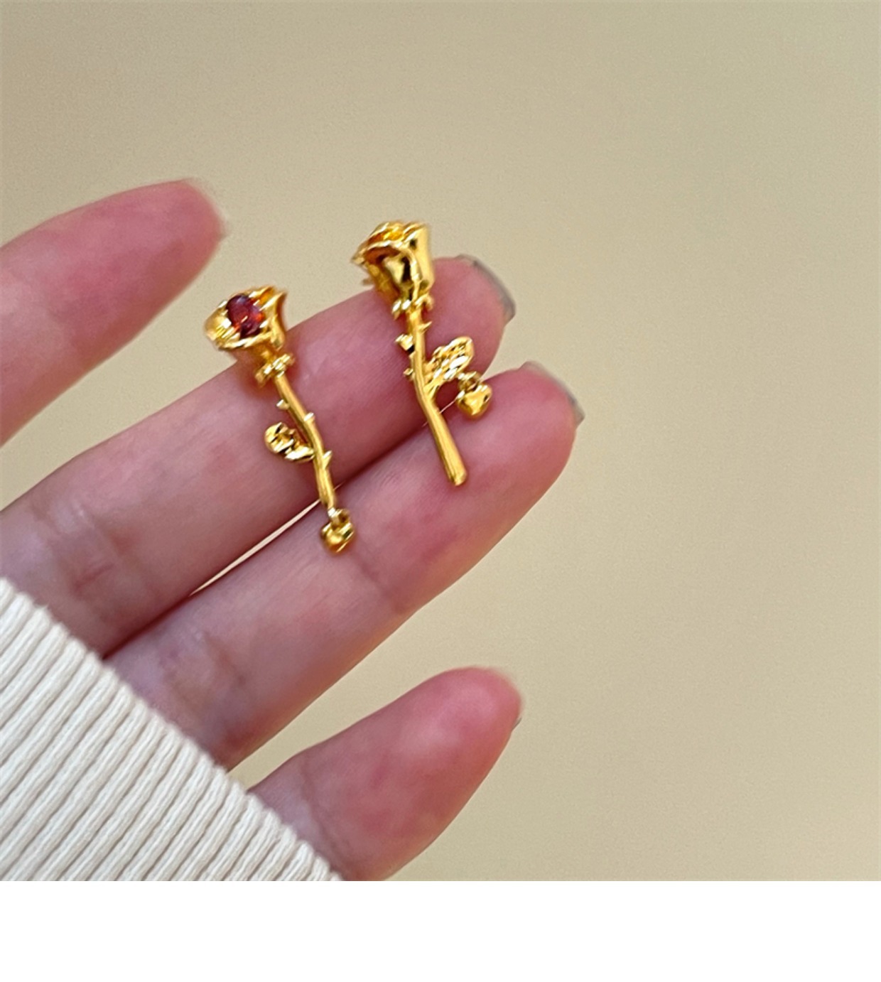 Elegant Simple Style Rose Alloy Plating Women's Ear Studs 1 Pair display picture 13