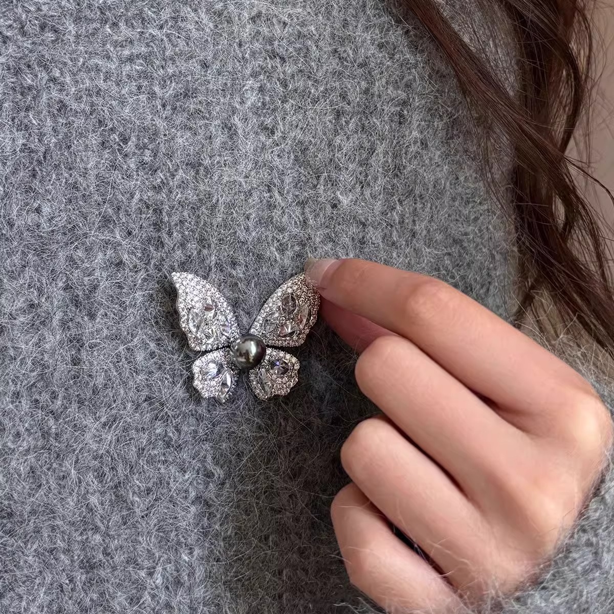 하이 엔드 플래시 다이아몬드 진주 나비 브로치 여성용 CORSAGE 핀 럭셔리 우아한 가을 및 겨울 액세서리 세트 코트 액세서리