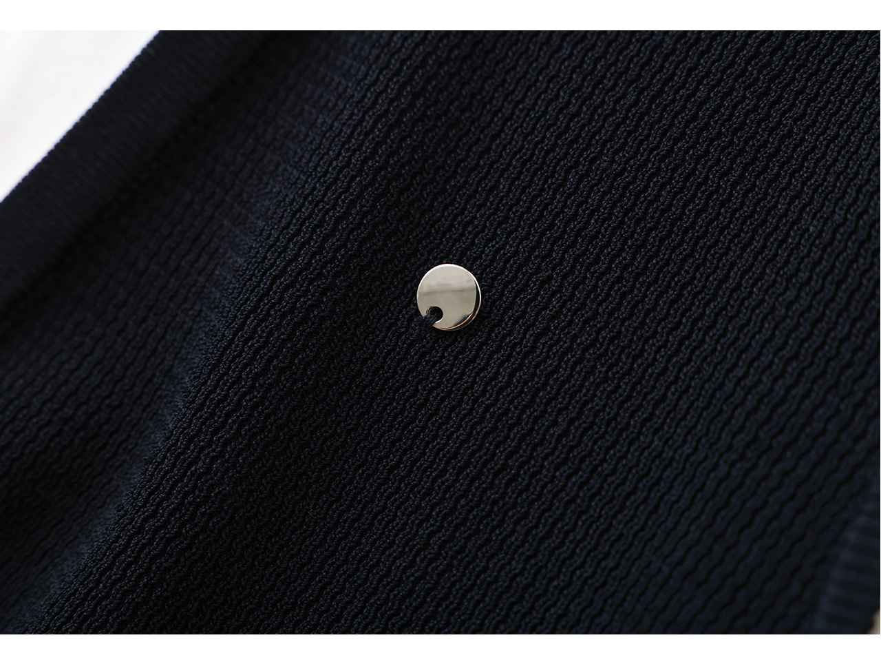 Áo thun dệt kim tay ngắn cổ tròn chất liệu Tencel siêu mịn — màu xanh navy chi tiết 20