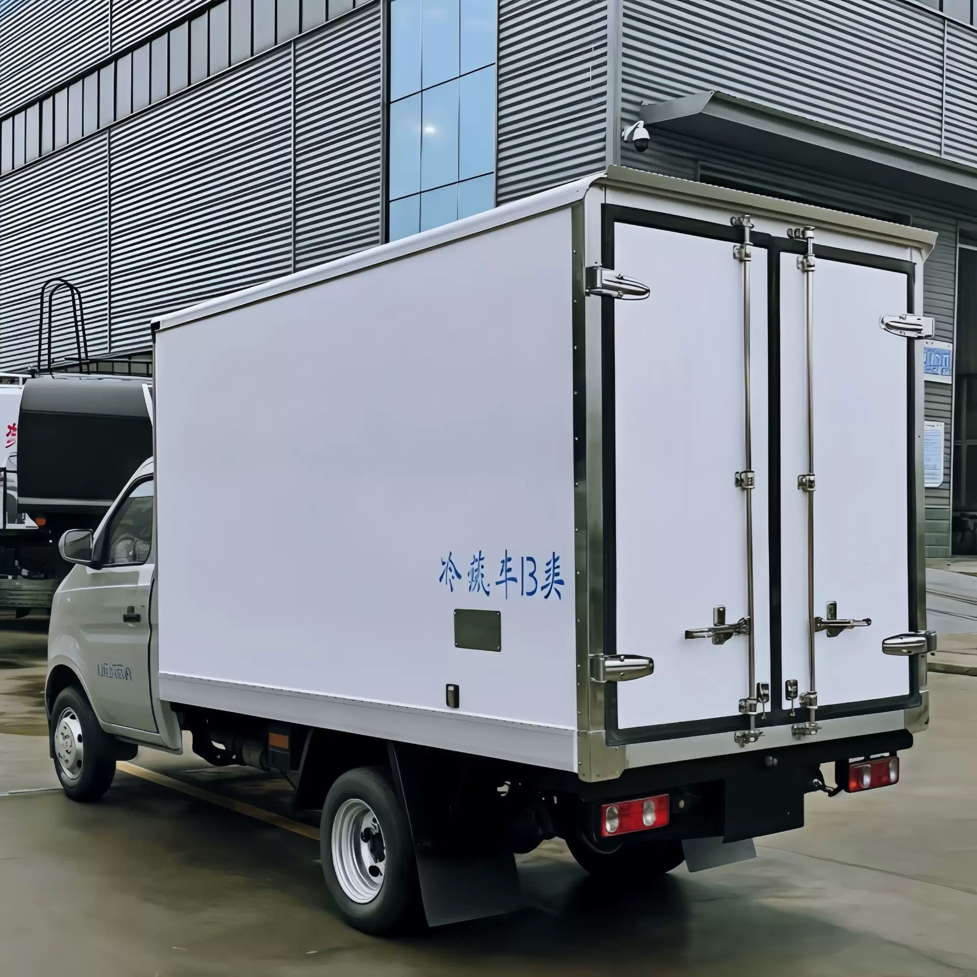 小型冷藏保温车 冻货食品果蔬保鲜运输车价格 猪肉冻货运输车出口