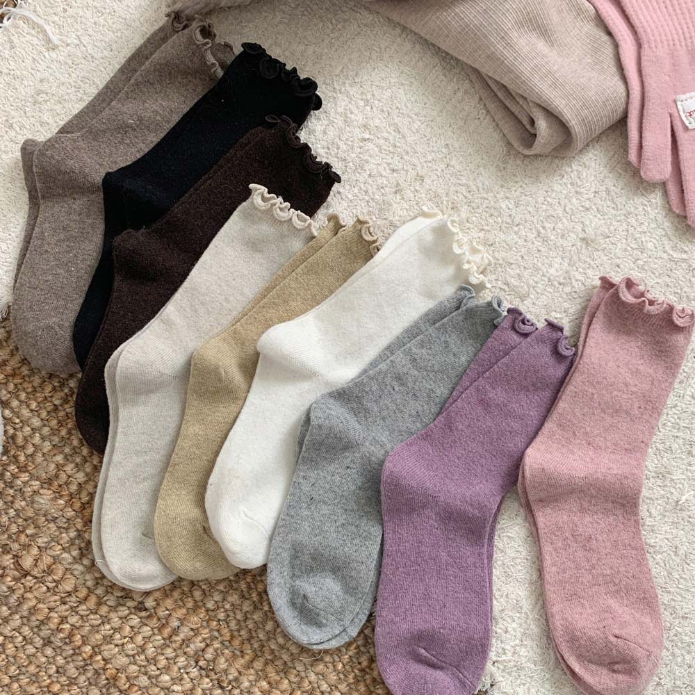 Women's Japanese Style Solid Color Wool Crew Socks A Pair display picture 13