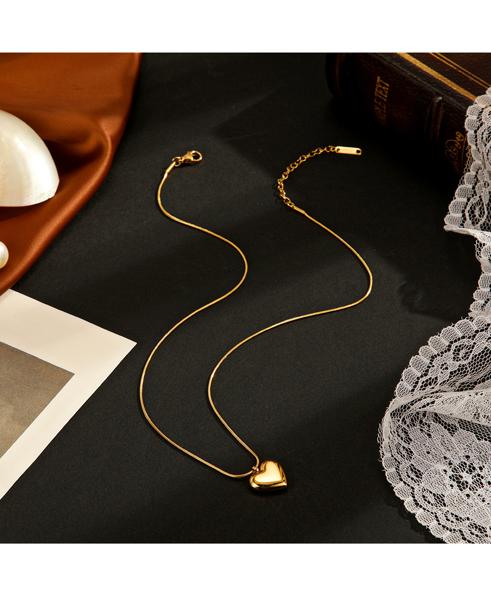 Retro Heart Shape Titanium Steel Plating Necklace 1 Piece