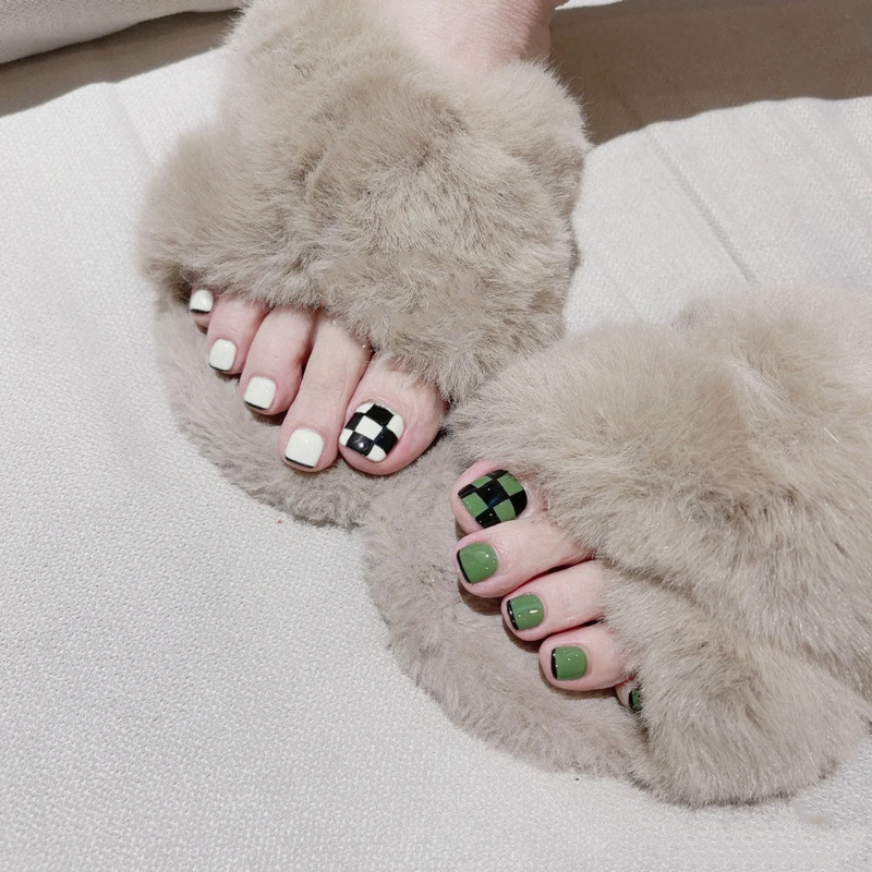 J44-French chessboard check fake toenail patch finished wearing toenail green spring and summer foot nail patch J44-French chessboard check fake toenail patch finished wearing toenail green spring and summer foot nail patch