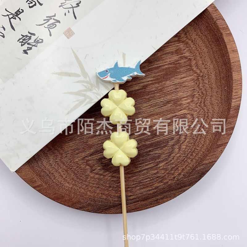 新しいソリッドカラーアクリル 14 ミリメートルストレートホール愛四つ葉のクローバー DIY ネックレス携帯電話チェーンビーズルースビーズジュエリーアクセサリー|undefined