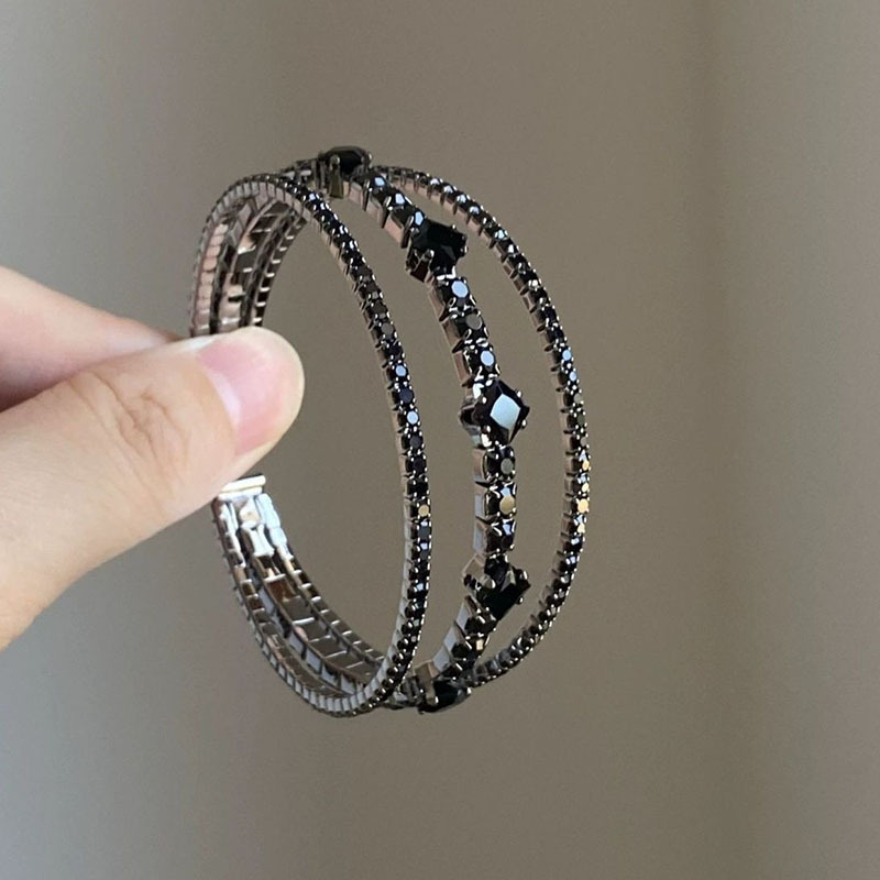 Eco-friendl Light Luxur Stle Ultra-shin Multi-laer Black Zirconia Bracelet, Niche High-end Elegant Jewelr_voghion.com