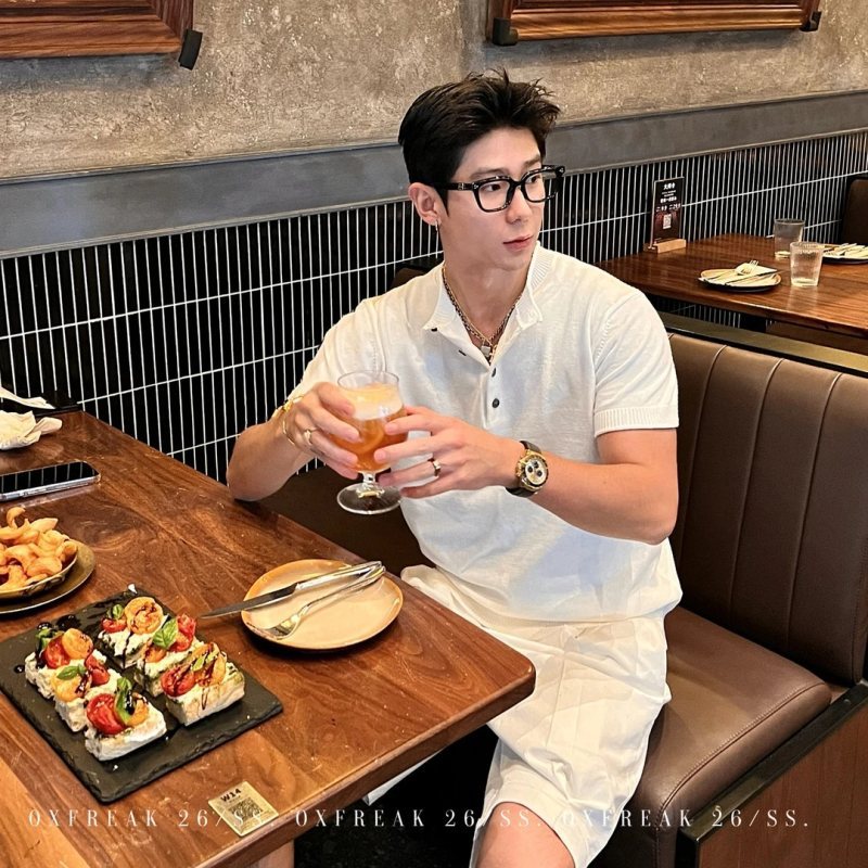 SLECCTER Men's Fine Yarn Half-Open Henley Collar Summer Knitted Short-Sleeve T-Shirt for Men