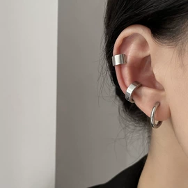 项链;耳环;手链