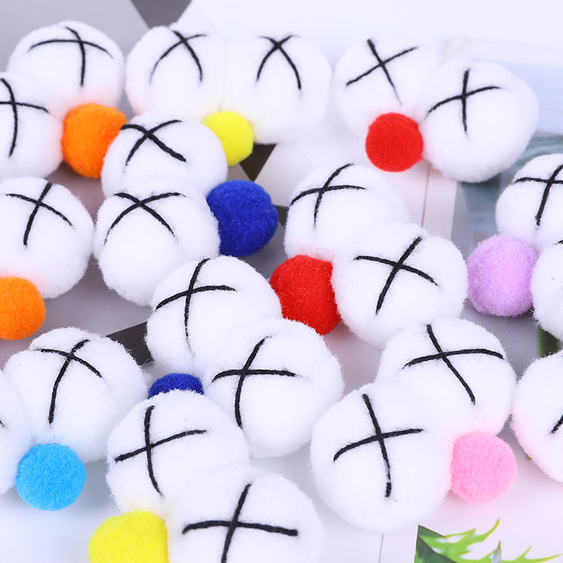 新款手工缝制芝麻街叉叉可爱大眼睛毛球毛绒小鸭子袜子帽子配饰