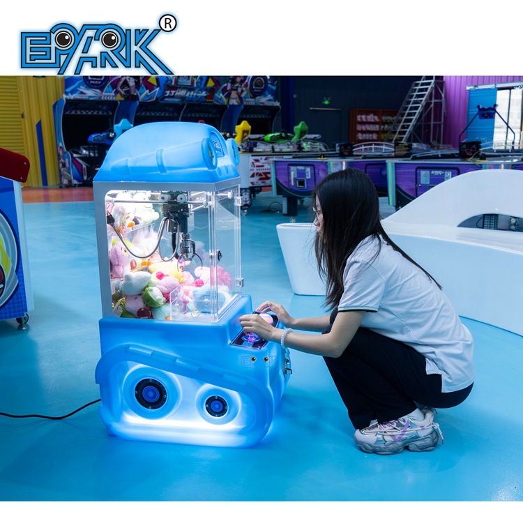 Nuevo niño mini muñeca máquina de monedas máquina de juegos máquina de bocadillos máquina de muñecas fábrica de muñecas comerciales