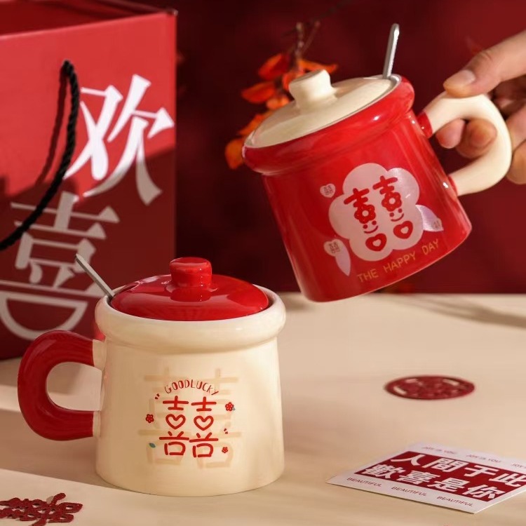 Pareja DE BODA Xi carácter Taza de cerámica boda regalo personalizado taza de agua con tapa cuchara caja de regalo par de tazas