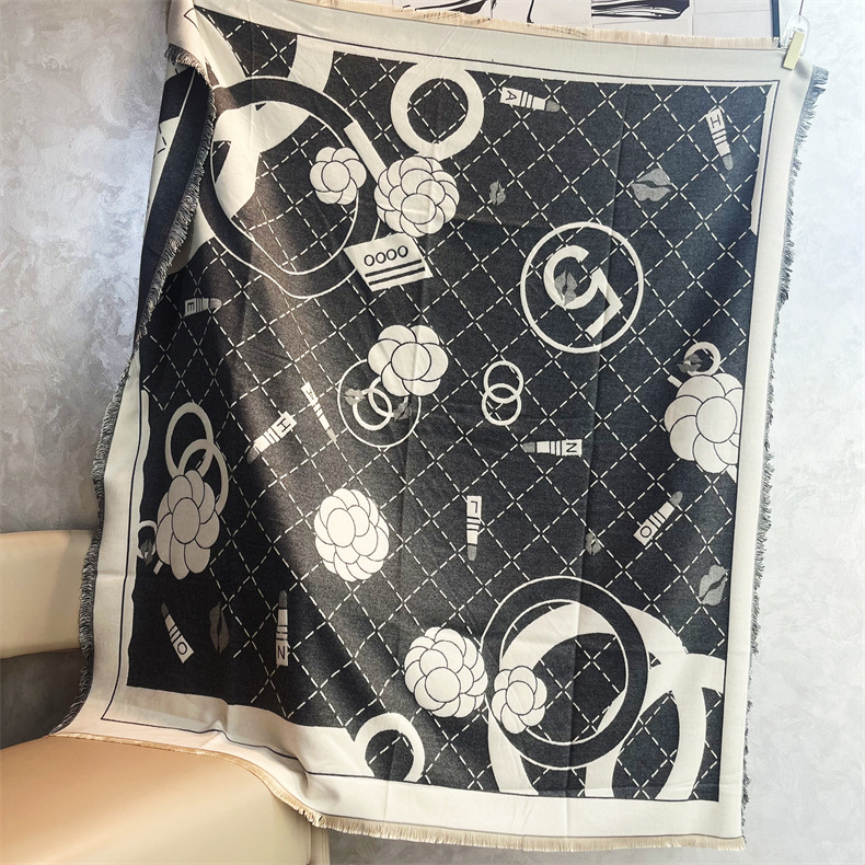 Talven uusi runsas i-mitation-kashmirhuivi, pieni tuoksuva lyhyt tupsuhuivi, matkavalokuvaushuivi_voghion.com