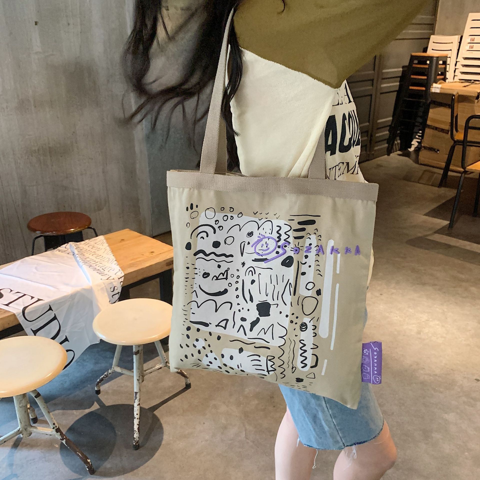 【 In Stock 】26102 letter graffiti printed canvas bag, large-capacity single-shoulder hand-carry shopping bag Tote from South Korea undefined