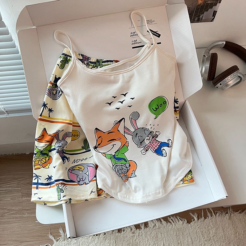 Dulce niña Kitty cojín para el pecho cabestrillo lindo pijama mujer verano 2025 nuevo traje de pantalones cortos a rayas ropa de casa