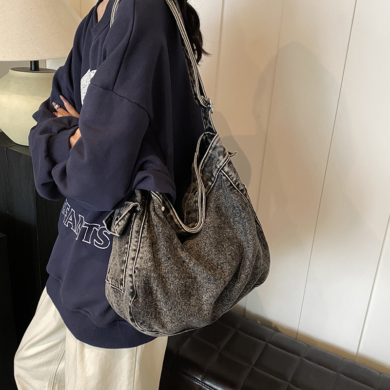 Estilo de herramientas Bolso bandolera de mezclilla lavada de estilo japonés bandolera de gran capacidad literaria femenina Mochila de estudiante de moda