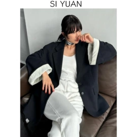 女式衬衫;女式T恤;半身裙