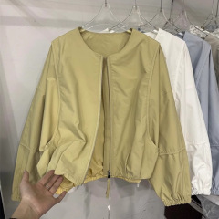浅蓝色宽松休闲冲锋衣女2025春季新款韩版简约圆领小个子短款外套