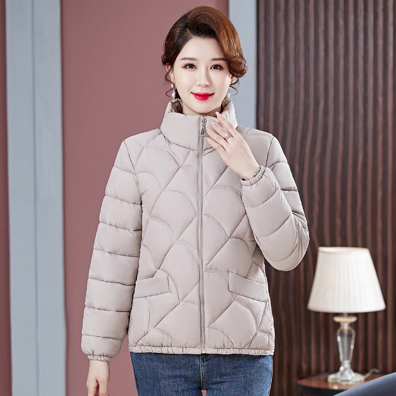 2023 nueva ropa de algodón ligera y delgada de mujeres de mediana edad, ropa de algodón corta, ropa de algodón para madres, chaqueta de algodón, abrigo de invierno image 6
