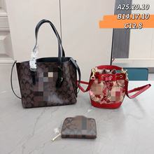 ޢ���¿Ʒ�ϻ�ˮͰ��Ů2024�¿�͹�б����r�аٴ���K�����