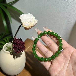 Hetian jade jasper spinach green bracelet exudes tranquility and vitality 8mm is the breeze and bright moon hidden in the poem
